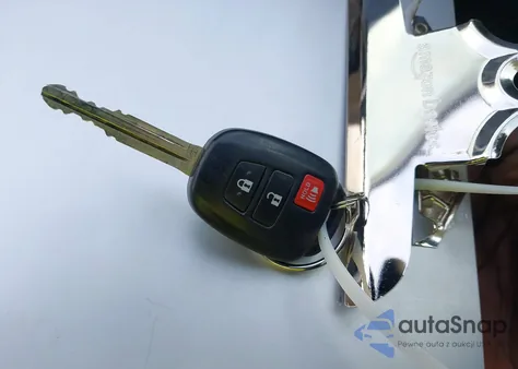 2018 Toyota Rav4 Le из США, поврежденный, VIN JTMZFREV8JJ194285